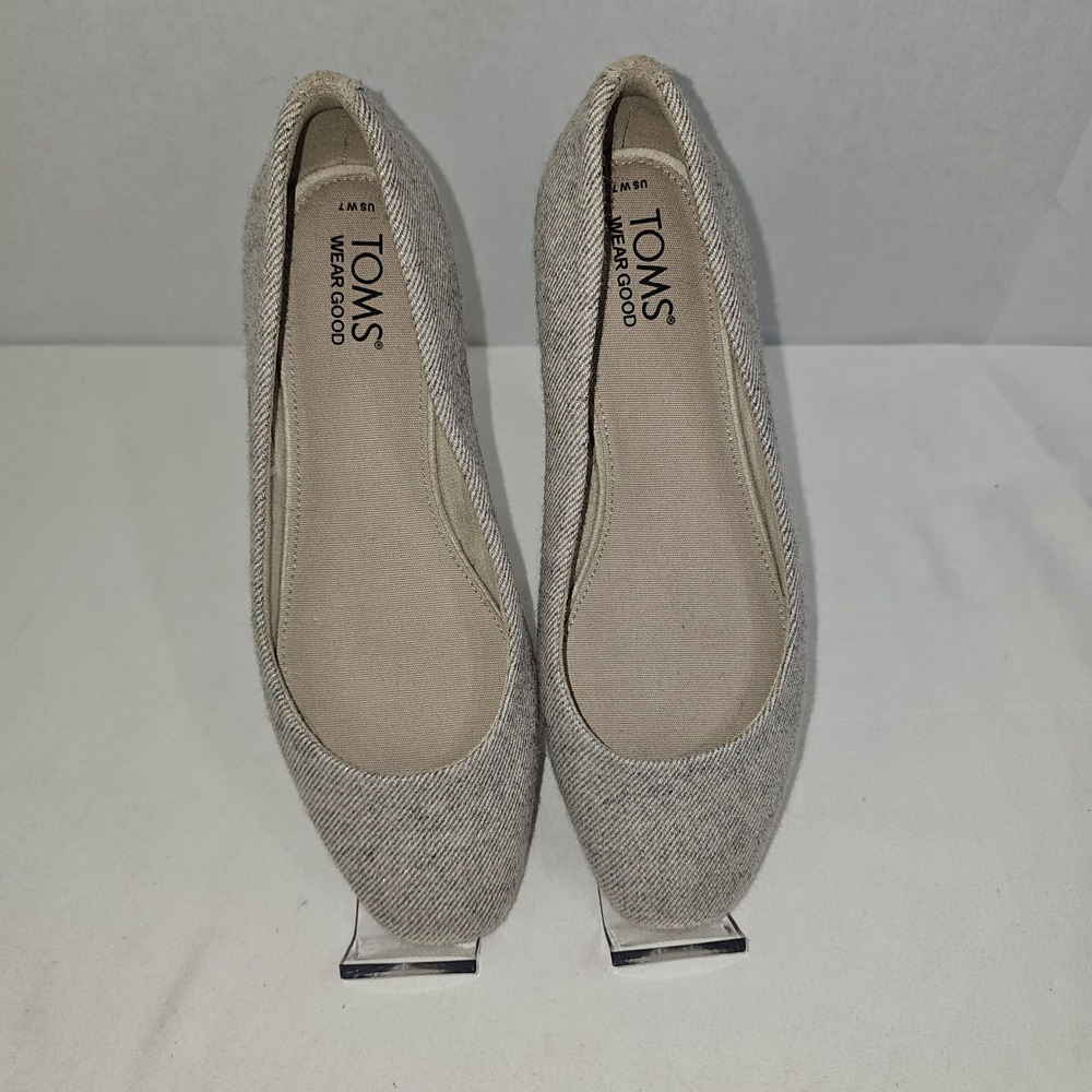 TOMS WOMEN"S BRIELLA BALLET FLATS LEATHER METALLIC SILVER SHOES- NEW SIZE 7 NWOB